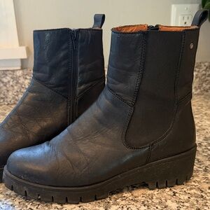 Made in Spain Black Women's Ankle Boots All Leather.  Size 39. Size 8.5